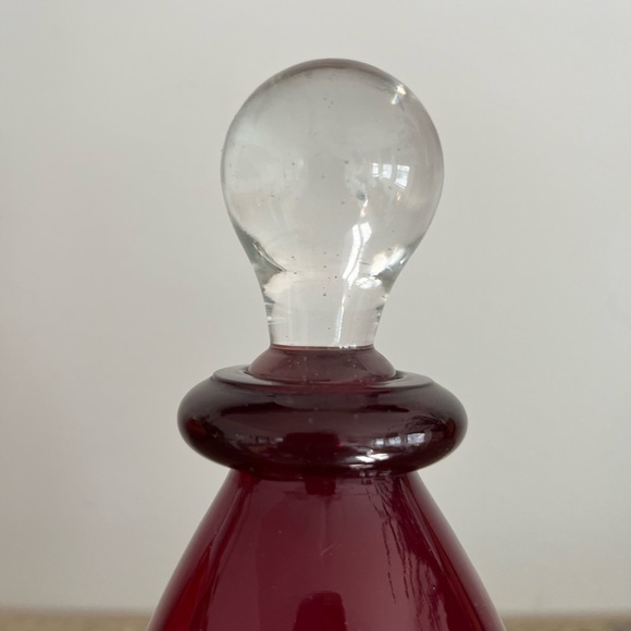 Ruby red blown glass perfume bottles set 2 - Picture 3 of 7